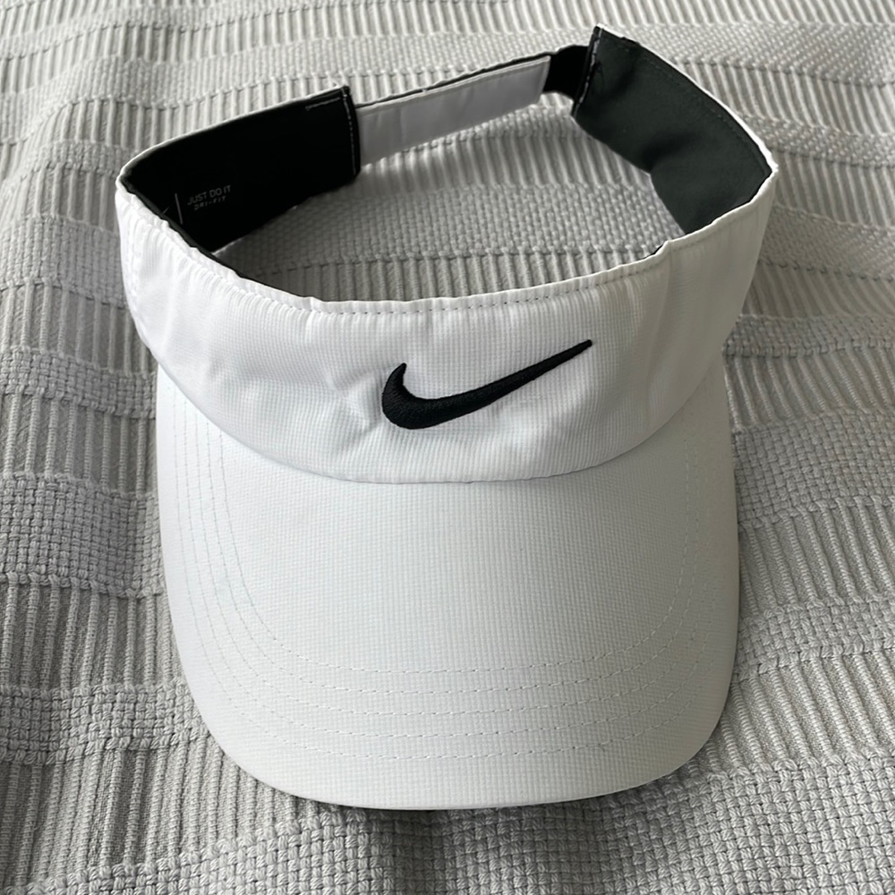 Nike Visor White and black